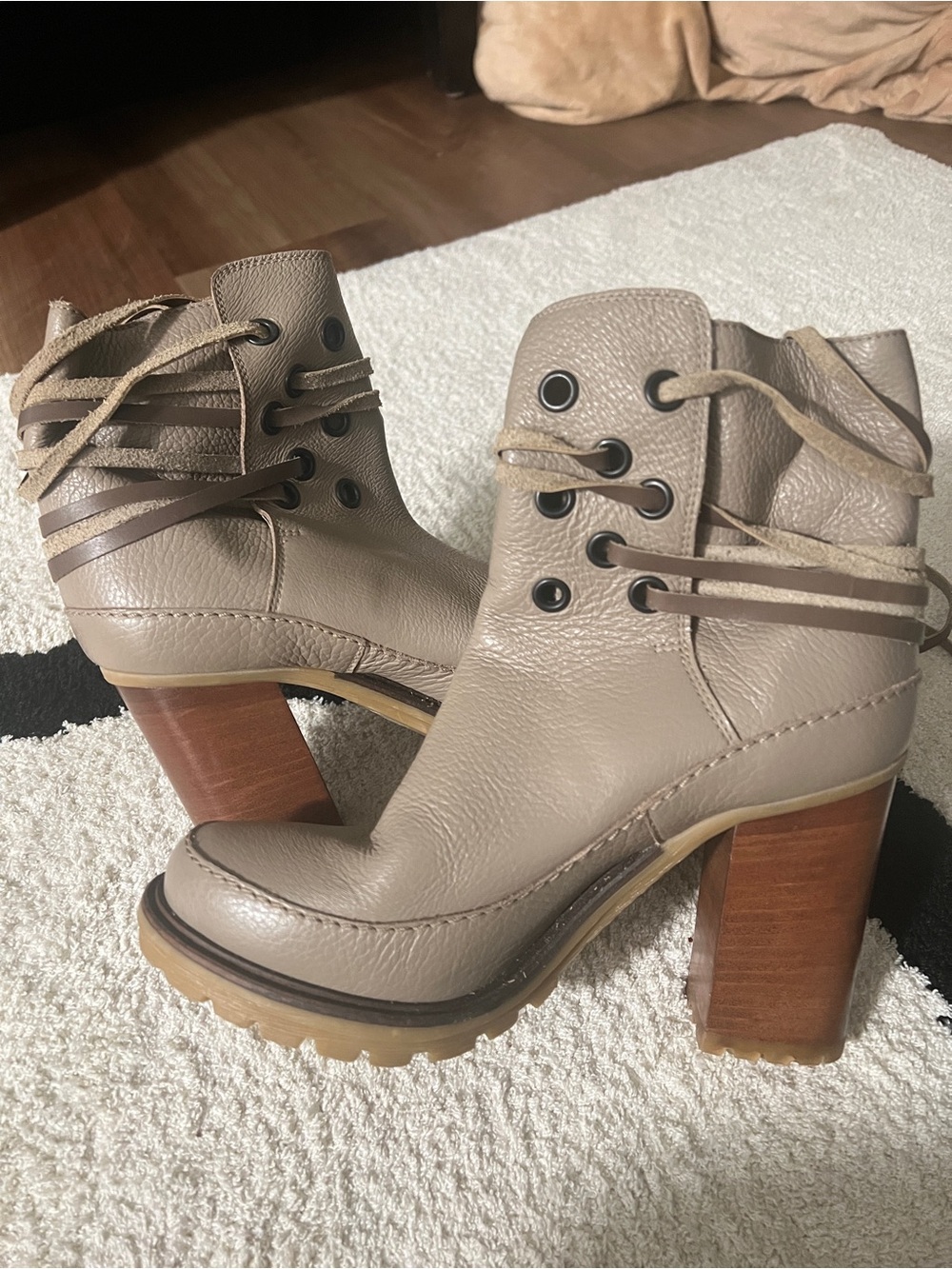 Maison Martin Margiela Greige/Taupe leather tie Booties. 2016. New. Rare Sz 36/6